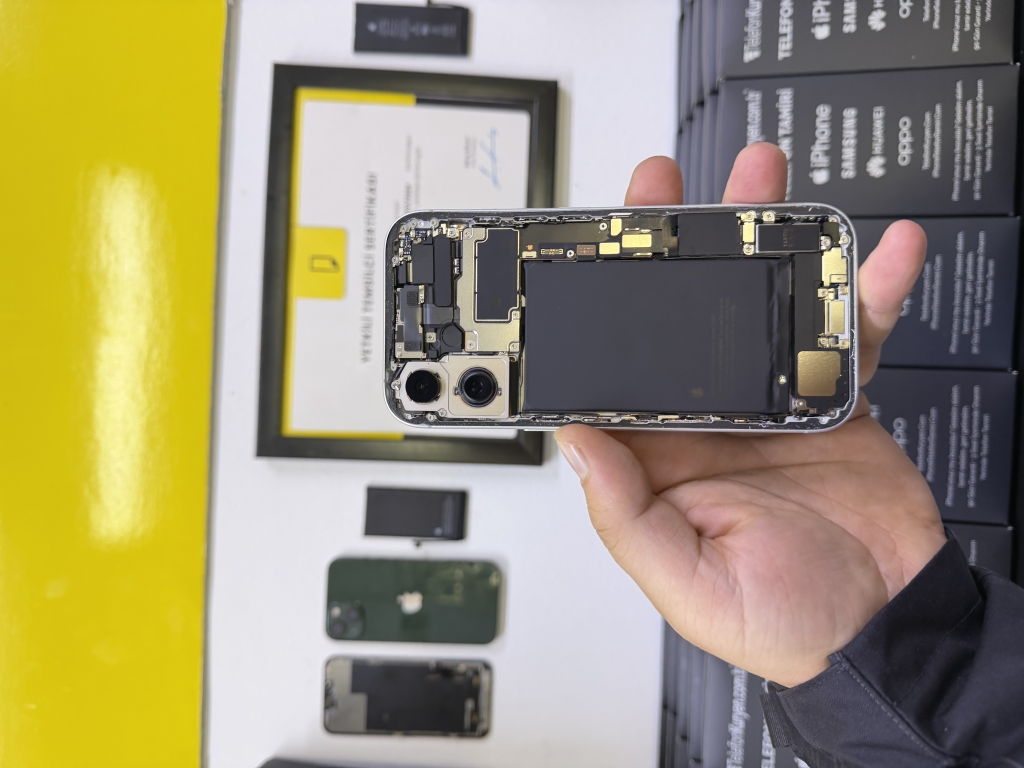 iPhone 13 Pro Max Batarya Değişimi Antalya